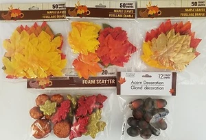 Raccolta Autunno Ringraziamento Spargi foglie d'acero, zucche, ghiande, tipo a scelta - Foto 1 di 6