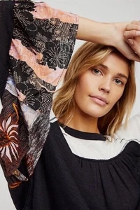 New We The Free People Friday Fever Top Size XS Black Ivory Floral Batwing - Picture 1 of 12