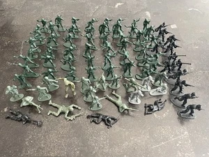 Large Lot of 82 Green Black & Grey Army Men Mixed Toy Soldiers Vintage 1960's - Picture 1 of 12