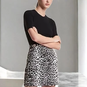 Falda Michael Kors Estampado Leopardo Talla XL Edgy Carrera Elegante Negra Blanca Cremallera Trasera Nueva con Etiquetas - Imagen 1 de 9