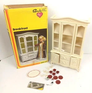 Vintage 1978 Marx Toys Sindy Breakfront Cabinet #1236 & 20pc Accessories Plastic - Picture 1 of 18