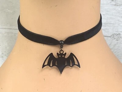 Black Velvet Choker/ Necklace Vampire Bat Pendant Goth Pagan Gift Halloween Wicc - Imagem 1 de 3