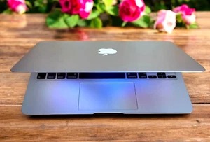 Apple Macbook Air 13" Laptop | i5 4GB RAM + 128GB SSD | MacOS Big Sur | Warranty - Picture 1 of 9