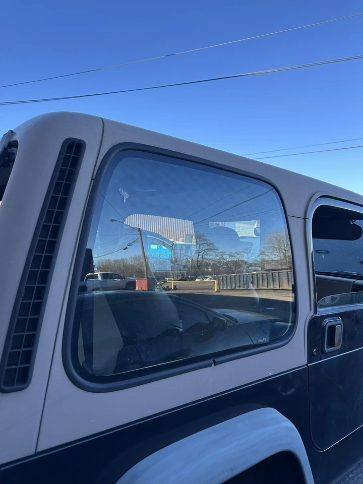 97 98 99 00 01 02 03 04 05 06 Jeep Wrangler cuarto de cristal/ventana derecha Foto 1 de 1