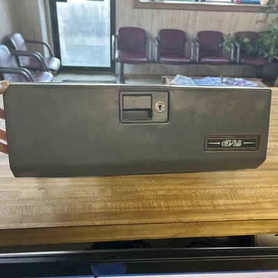 Cadillac DeVille 1985-1993/Fleetwood (FWD) GUANTERA MONTAJE COMPLETO Foto 1 de 4