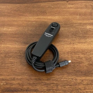 Olympus RM-UC1 Remote Kabel 83cm für Kameras gebraucht - Bild 1 von 2