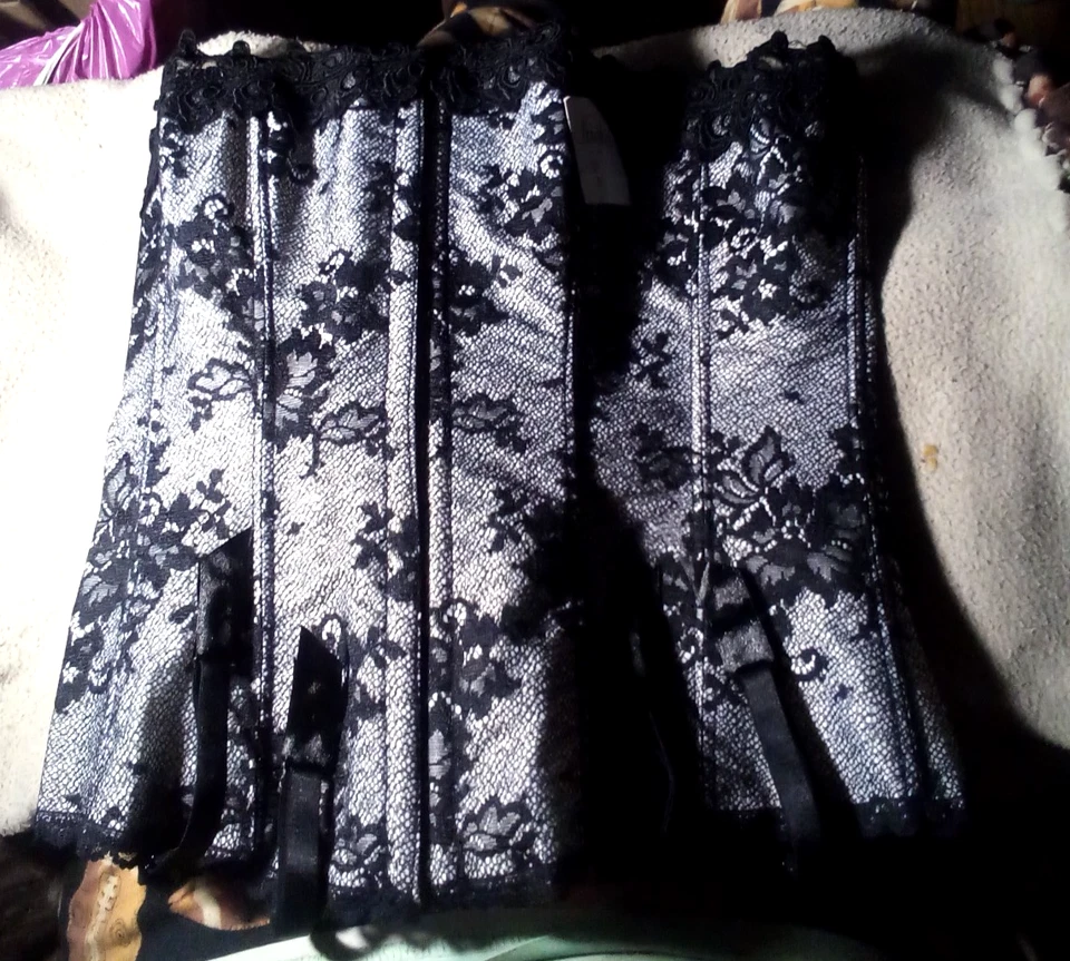 Conjunto de sutiã e calcinha Fredericks of Hollywood espartilho de renda/malha tamanho 36/L-XL "novo com etiquetas" - Imagem 1 de 4