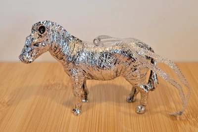 Prächtiges Pferd silber Pferdefigur Figur Glitzer Hängedeko Deko 9x3x7cm Poly - Bild 1 von 4