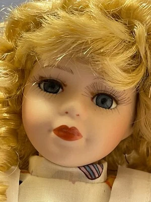 ASHLEY BELL PORCELAIN KEEPSAKE DOLL - LIMITED EDITION - HADRIA - #953/2244 - Image 1 of 4