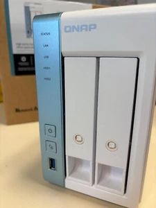 Stockage réseau - Serveur QNAP Ts-231p Système NAS 2 baies D avec alimentation et disque dur - Photo 1/5