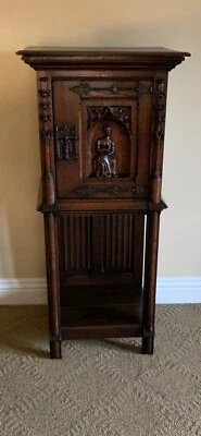 Antiguo gabinete de música de roble gótico francés de madera tallada Foto 1 de 4