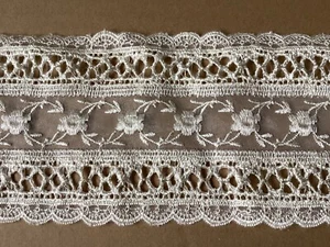 9 YDS UNUSUAL SCALLOPED IVORY LATTICE RAYON EMBRDROIDERED ON ORGANZA LACE - Picture 1 of 3