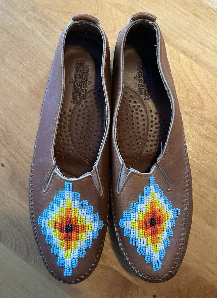 Minnetonka Southwest Aztec Beaded Leather Loafers RARE Size 9 Stitched Made USA - Image 1 of 4