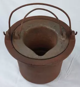 Unusual Cast Iron Antique Vintage Smelting Glue Pot Inner Pourer Spout (cracked) - Picture 1 of 23
