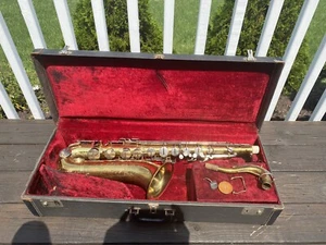Vintage Silvertone Made In USA Tenor Saxophone Sax With Original Case - Picture 1 of 24