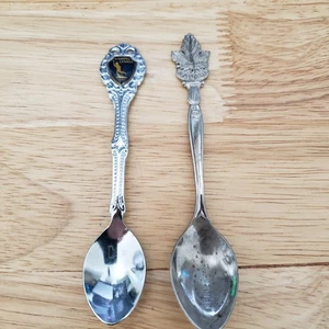 Lot of 2 Souvenir Spoons – Winnipeg Golden Boy & Canada Maple Leaf Kenera Ont. - Picture 1 of 10
