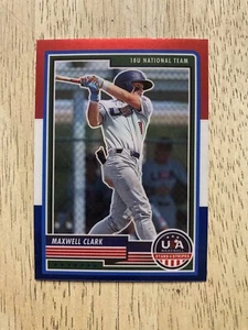 2023 Panini USA Sterne & Streifen #42 Maxwell Clark rot weiß & blau parallel - Bild 1 von 1