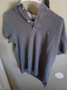 TOMMY HILFIGER Kids Grey T-shirt 1/4 button up Size M Custom Fit - Picture 1 of 3