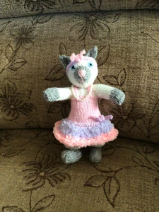 Brand new hand knitted " Flapper Kitten" 8" high - Picture 1 of 2