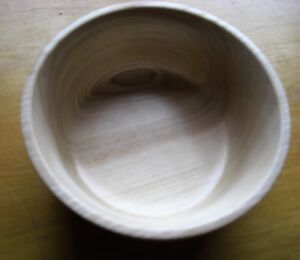 Beautiful Hand Turned Beech Wood Bowl [4107]