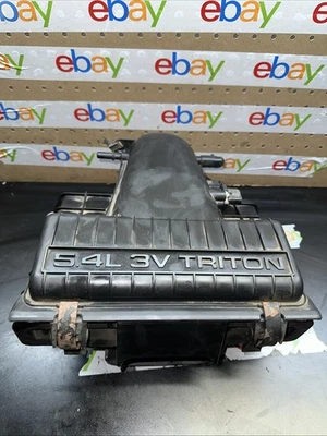 Ford F-150 XLT 2005 5,4 L 3 válvulas... filtro de aire/caja limpiadora Foto 1 de 4