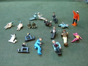 Vintage Corgi & Dinky Kunststoff & Metall Figuren für Fahrzeuge - Bild 1 von 5