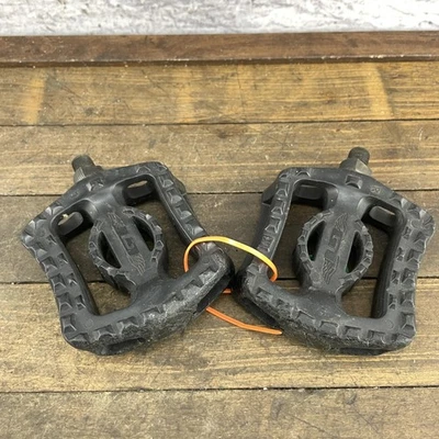 Juego de pedales de plataforma GT BMX par compuesto negro con reflectores logotipo GT años 90 Foto 1 de 4