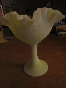 Fenton Custard Glass Satin 6 1/2" Candy Dish - Paneled Daisy - Picture 1 of 3