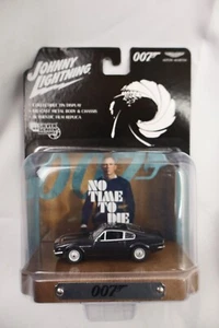 James Bond Aston Martin V8 w/Tin Backgound 1:64 Scale Diecast - Picture 1 of 2