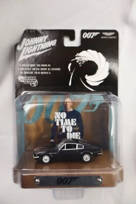 James Bond Aston Martin V8 con fondo de hojalata escala 1:64 diecast Foto 1 de 2