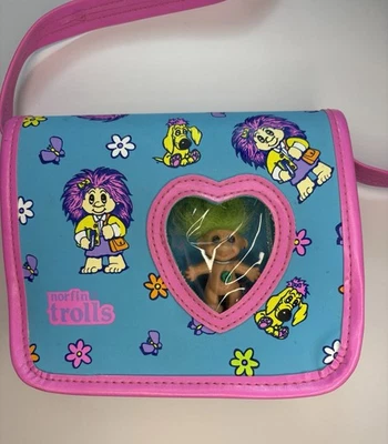 Bolso Muñeca Trolls Norfin Vintage Años 90 Mini Cartera Tesoro Troll Ventana Foto 1 de 4