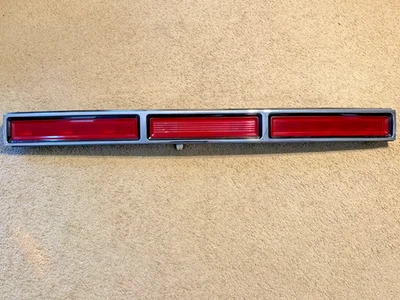 🔥 Luz trasera de freno central Lincoln Town Car 1995-1997 OEM bonita de fábrica Foto 1 de 4