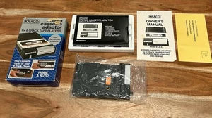 Kraco KCA-9 Adattatore Cassetta Stereo per Lettori 8 Tracce Ottime Condizioni - Foto 1 di 10