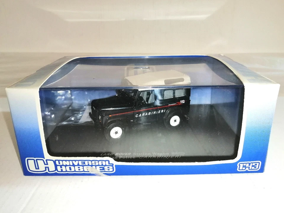 LAND ROVER STATION WAGON ITALIAN POLICE CARABINIERI UNIVERSAL HOBBIES  1/43 - Immagine 1 di 2