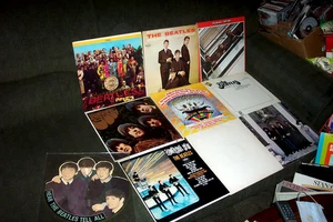 THE BEATLES 10 LP LOT SGT PEPPER RUBBER SOUL, WHITE ALBUM, REVOLVER, INTRODUCING - Imagen 1 de 2