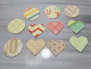 Ritagli di Carta Cuore e Cerchio Smerlato - Totale 55 Pezzi - 11 Disegni - 2 In - Foto 1 di 8