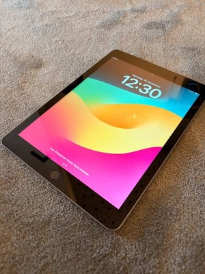 Apple iPad 6. Gen. 32GB, WLAN + Cellular, (Entsperrt), 24,64 cm, (9,7 Zoll) -... - Bild 1 von 4