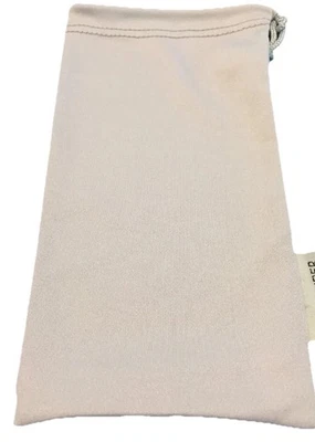 NUEVO Bolsa para gafas de sol gris claro con cordón de microfibra - 7,25" x 4" Foto 1 de 4