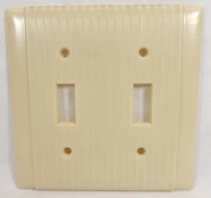 Vintage Bakelite NOS Uniline Ribbed Double Light Switch Cover Plate Ivory - Picture 1 of 2