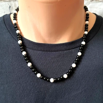 Collar de cuentas de ónix negro y concha blanca para hombre Foto 1 de 2
