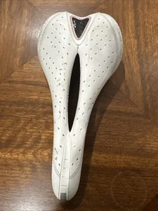 Selle Italia SLR Gel Flow Saddle Carbon Fiber Vanox Rail White Cycling Seat - Picture 1 of 6