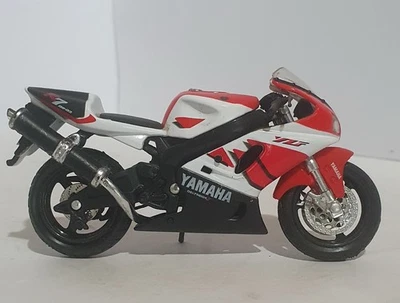 Motocicleta Maisto 1:18 YAMAHA YZF R7, metal fundido a presión. Usado Foto 1 de 4