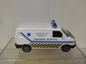 VOLKSWAGEN T4 TRANSPORTER PARAMEDIC RESPONSE 1:43 HONGWELL NO BOX - Imagen 1 de 5