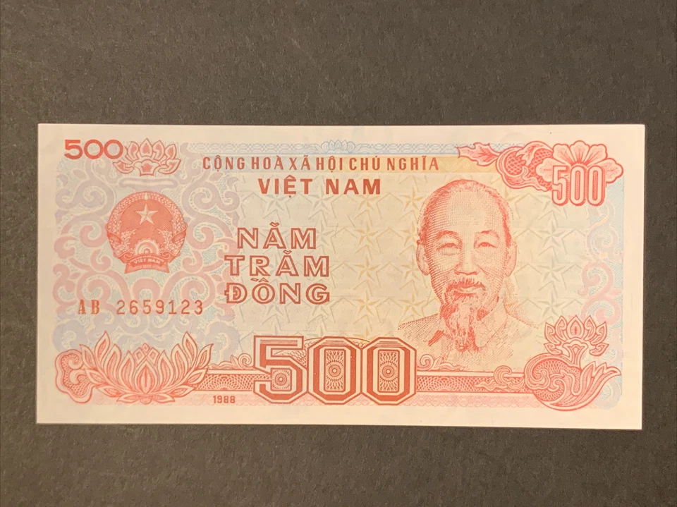 61831 Currency Bank note made by State Bank of Vietnam 1988 500 Uncirculated - Image 1 of 2