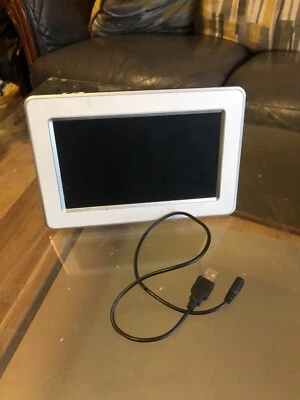 PC Line 8” Digital Photo Frame PF-700W - No Card Reader. Pls See Photos. - Image 1 of 4