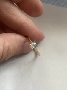 Single Stone Round Brilliant cut 18ct Rose Gold Diamond Engagement Ring - Picture 1 of 17