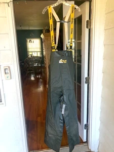 BRISTOL BAY BY VIKING DARK GREEN PANTS W/ BIB-SIZE 3XL NEW W/ TAG-ADJUSTABLE - Picture 1 of 5