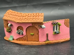 Souvenir, pink clay minature house , South America - Picture 1 of 9