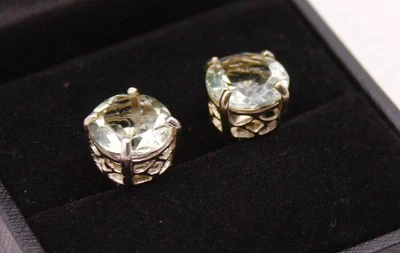 Juego de aretes redondos de amatista verde de 7,00 quilates en plata de ley rodiada Foto 1 de 4