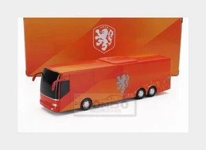 Autobús de jugadores de fútbol holandeses 1:64 MATRIX 2024 naranja modelo MX64001 - Imagen 1 de 2